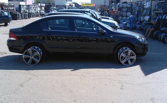 Opel Astra H Z18XER (седан)