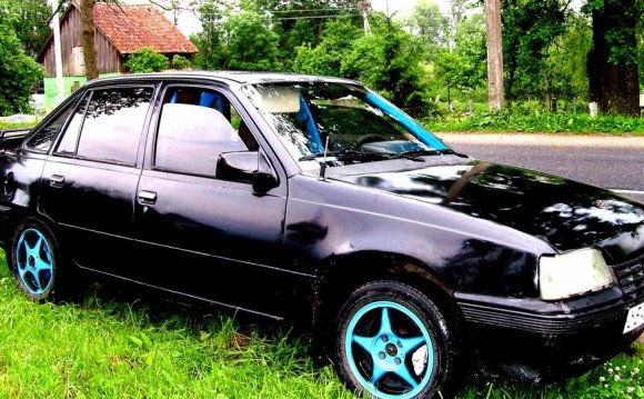 Opel Kadett E чёрный 1.6