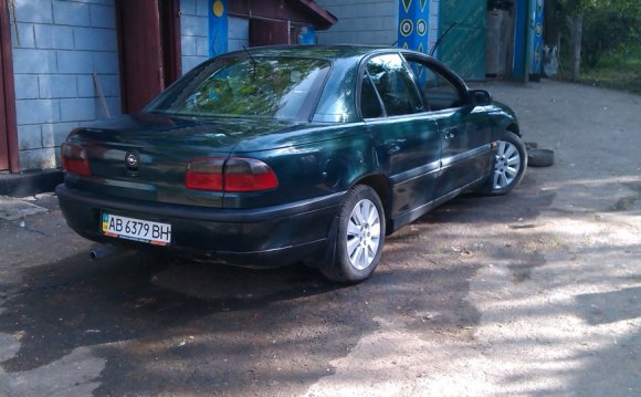 Opel Omega B 2.5i АКПП